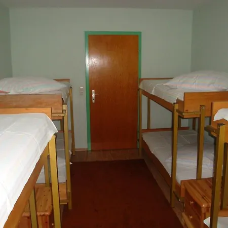 Dingolfinger Haus אכסניה *